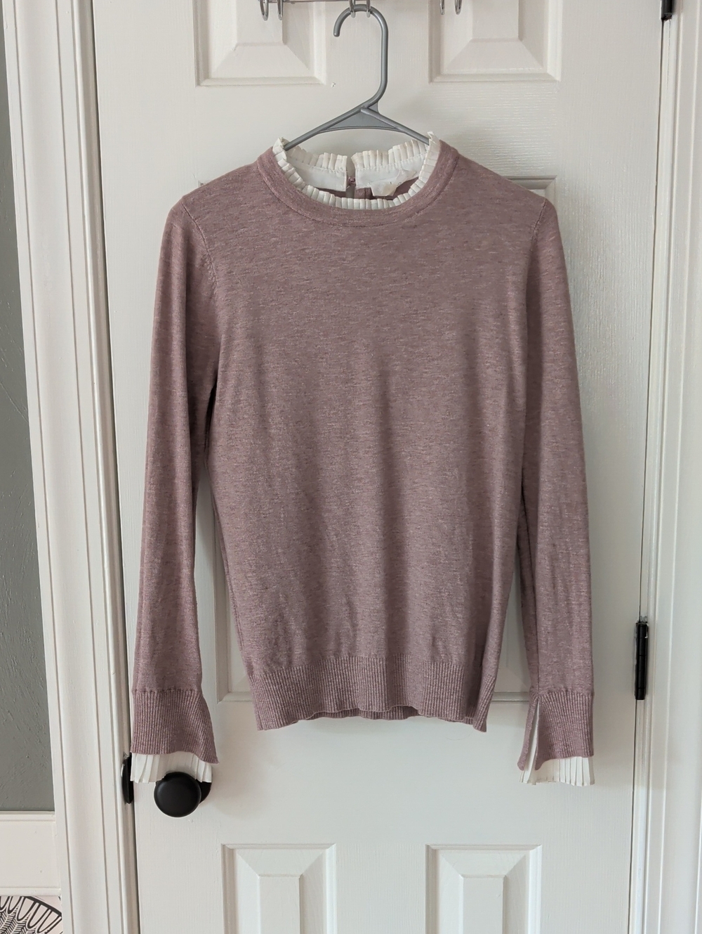 Milano Dusty Mauve Knit Top with White Pleated Collar And Sleeves